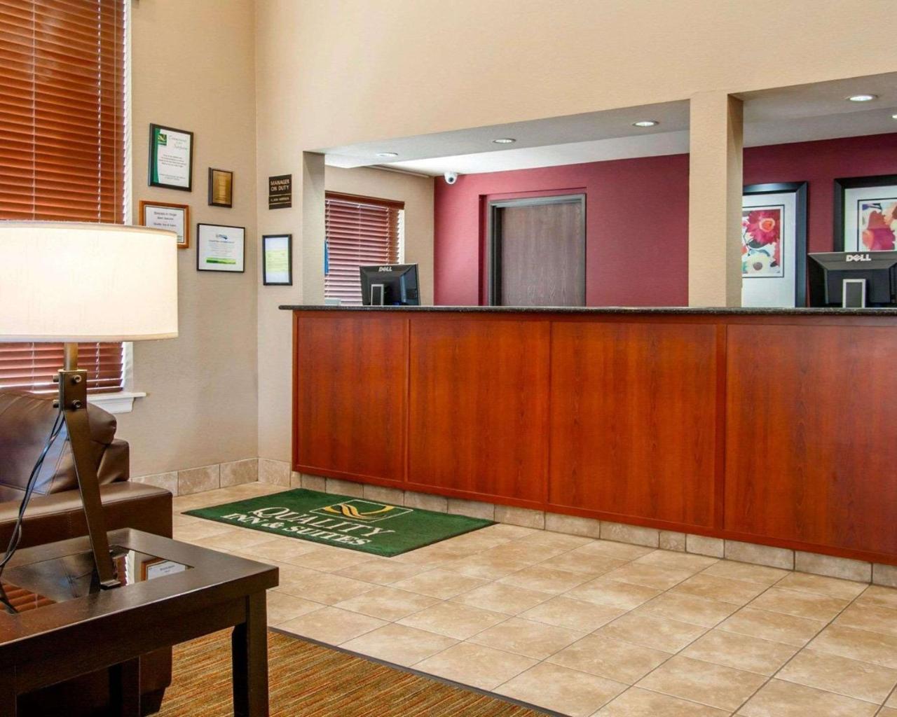 Quality Inn & Suites Спрингфийлд Екстериор снимка