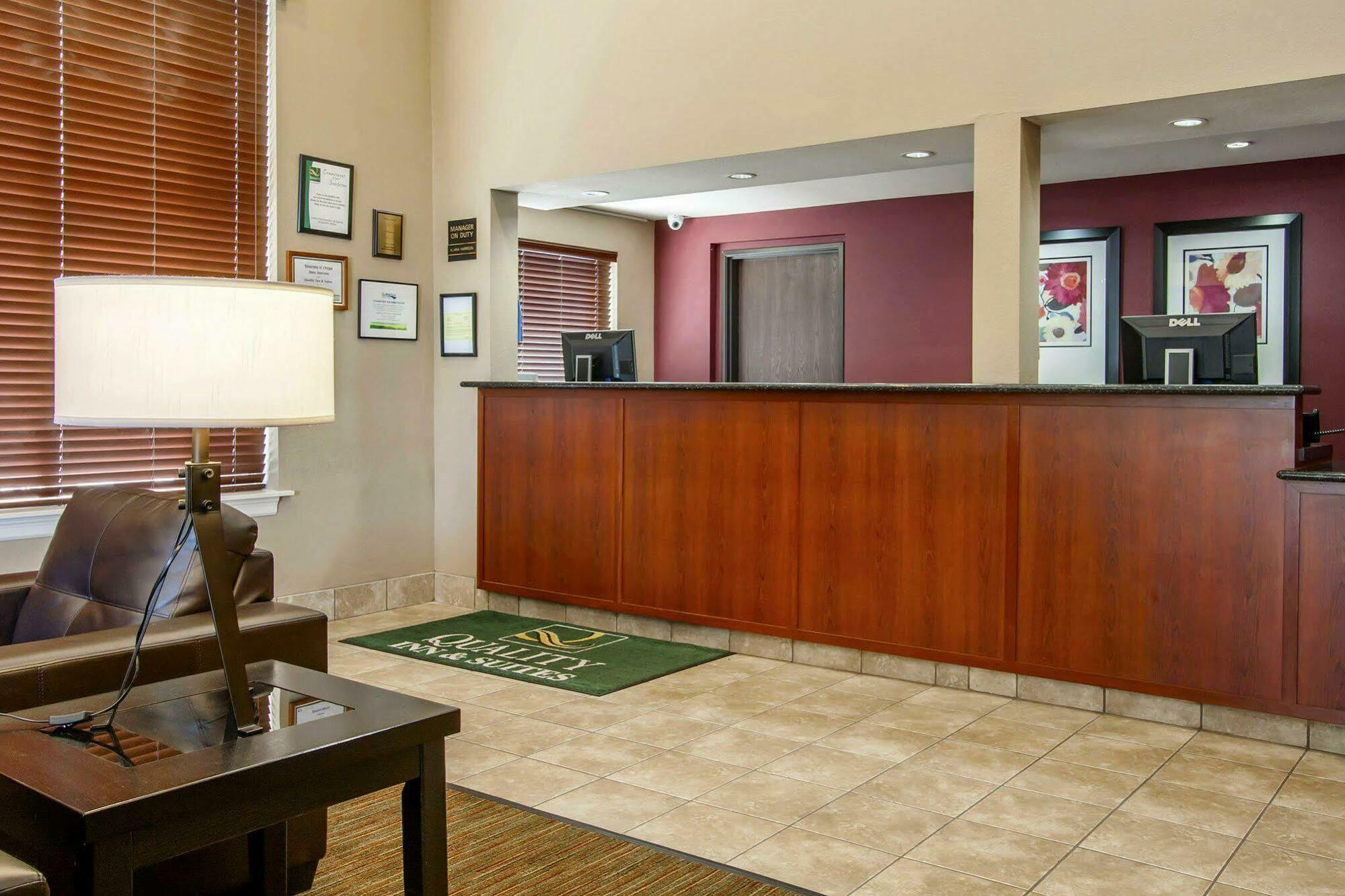 Quality Inn & Suites Спрингфийлд Екстериор снимка