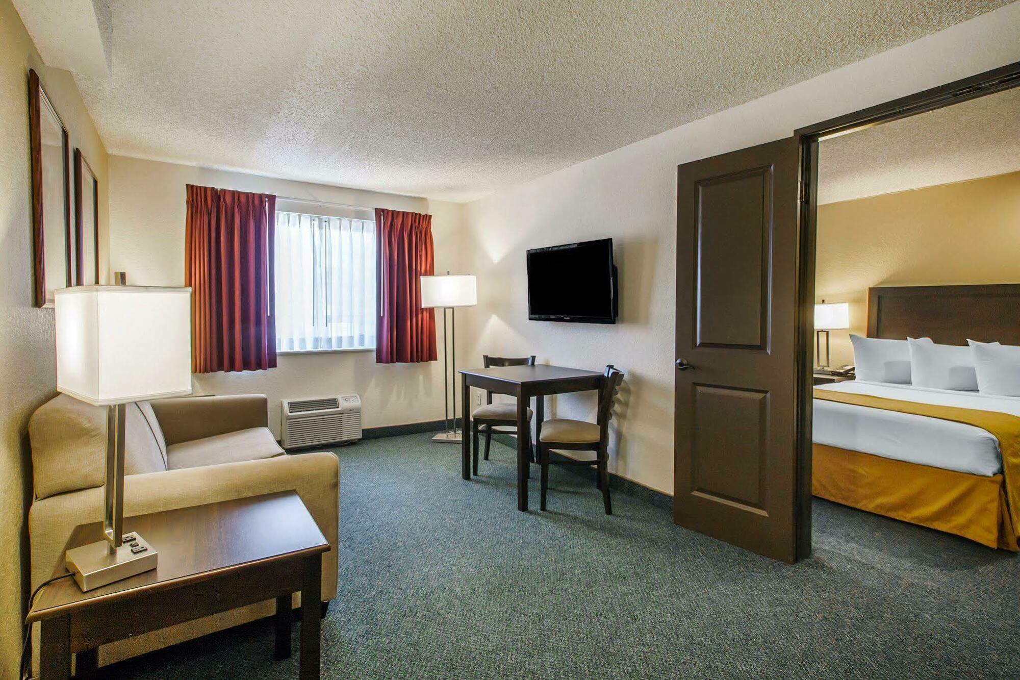 Quality Inn & Suites Спрингфийлд Екстериор снимка