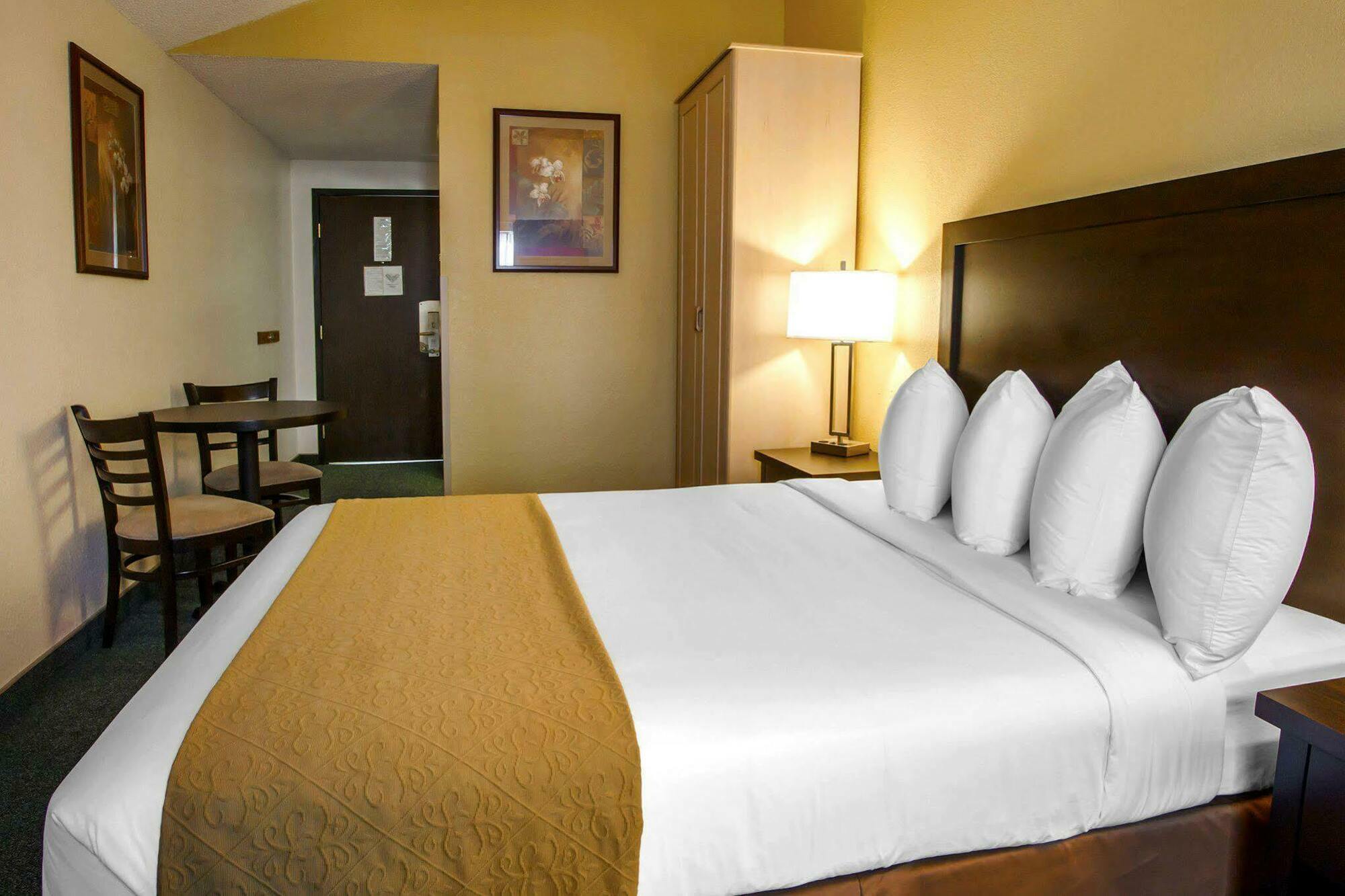 Quality Inn & Suites Спрингфийлд Екстериор снимка